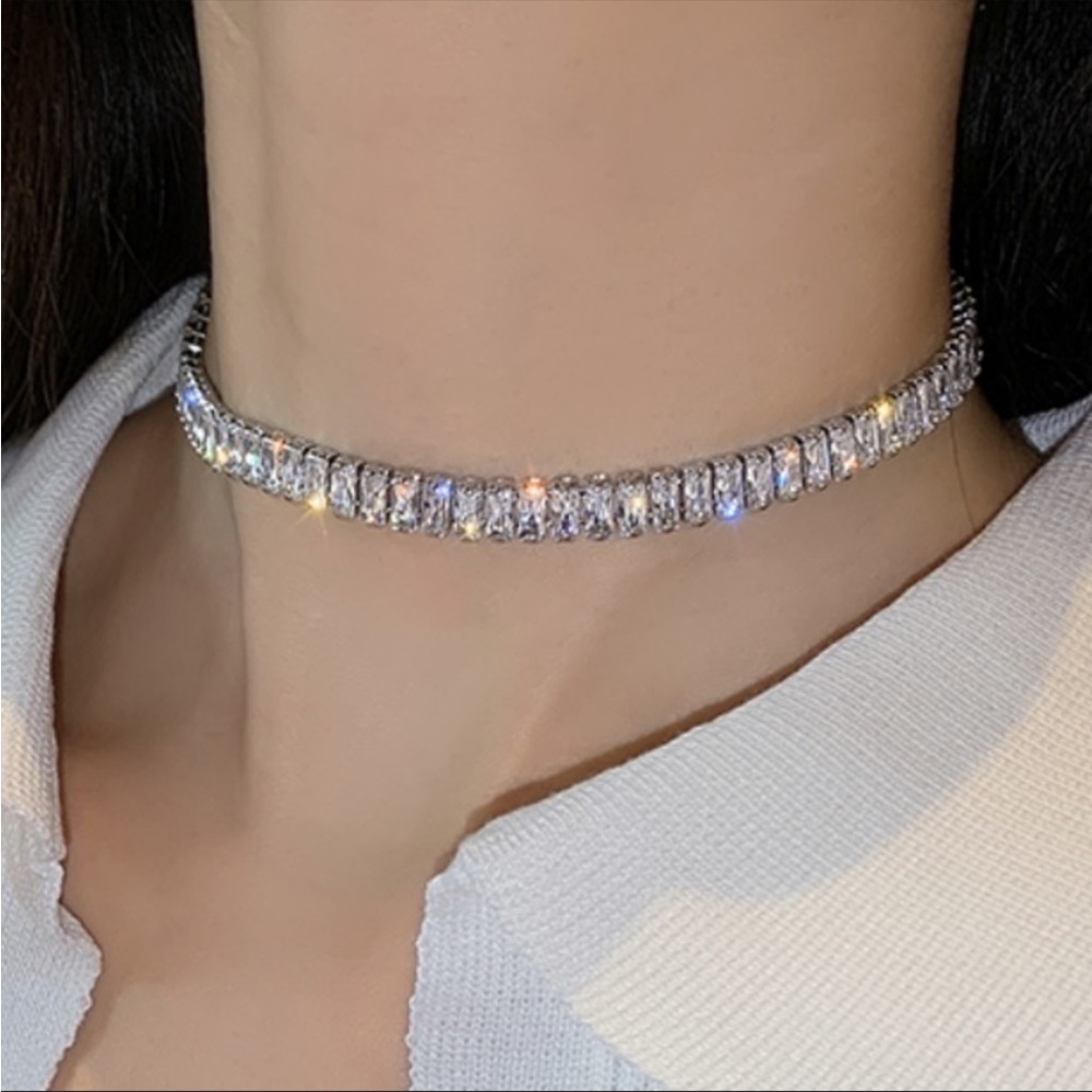 NEW BAGUETTE 18K WHITE GOLD NECKLACE, NICE NECKLACE, CUTE NECKLACE